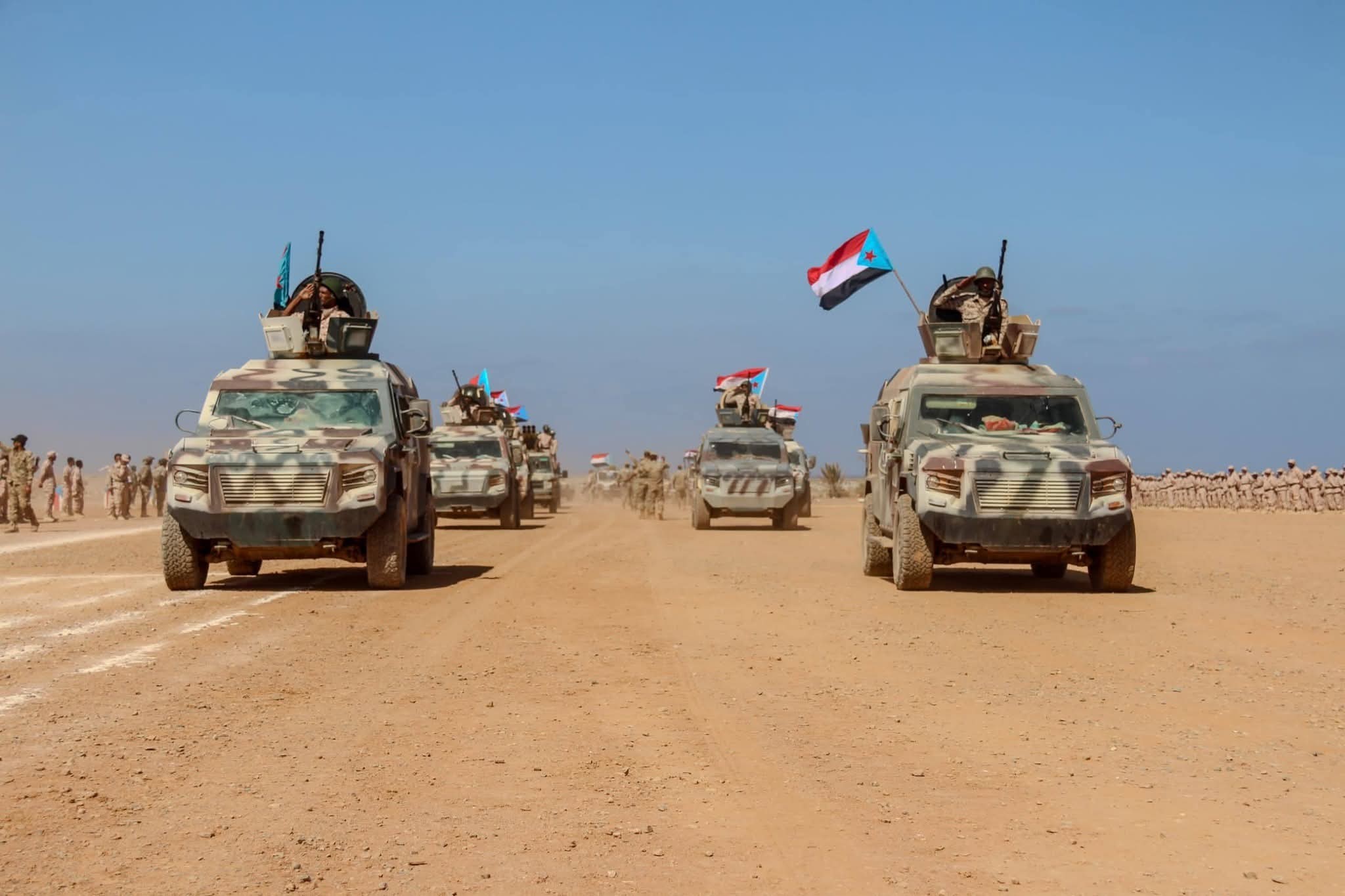 عرض عسكري مهيب بحفل تخرج الدفعة الأولى لمحور سقطرى