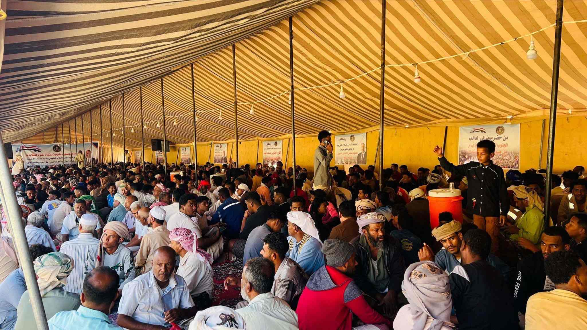 معتصمو سيئون يطالبون باحترام إرادة شعب الجنوب العربي