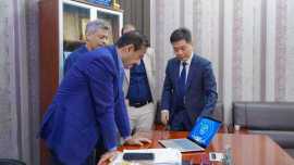 محافظ شبوة يبحث أوجه التعاون مع لونغشيانغ الصينية