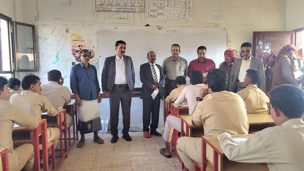 الجبواني وبن لسود يتفقدان سير الامتحانات في ثانوية بيحان 