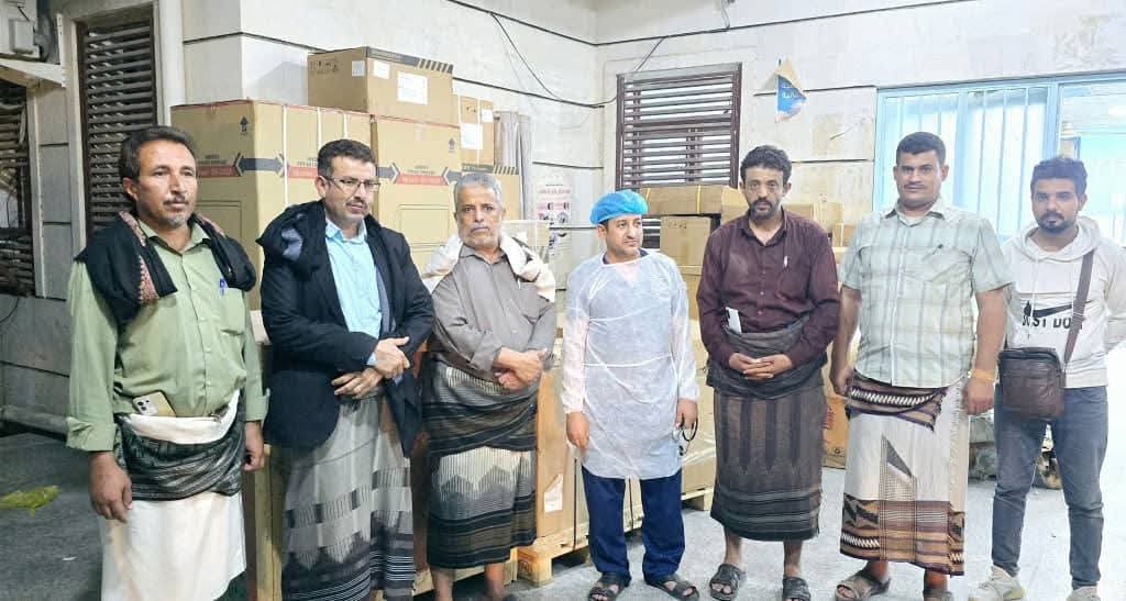 بدعم الإمارات.. خليفة الإنسانية تقدم دفعة أولى من التجهيزات الطبية لمستشفى بيحان